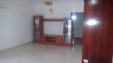 Room in 4 BHK Apartment at Sobha Dew Flower, Jp Nagar – for Rent