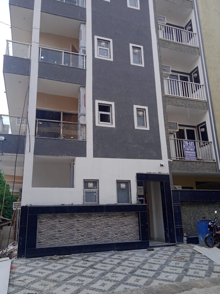 Exterior View, sector 38 1 RK 300 Sq.Ft. Apartment In Sector 38 Gurgaon 9160647