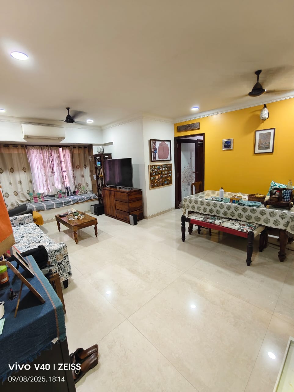 2 BHK 900 Sq.Ft. Apartment in West End