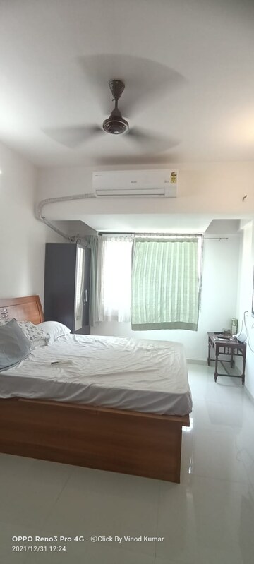 Bedroom in 1 BHK Apartment at Siddharth Enclave Mumbai, Lower Parel – for Rent