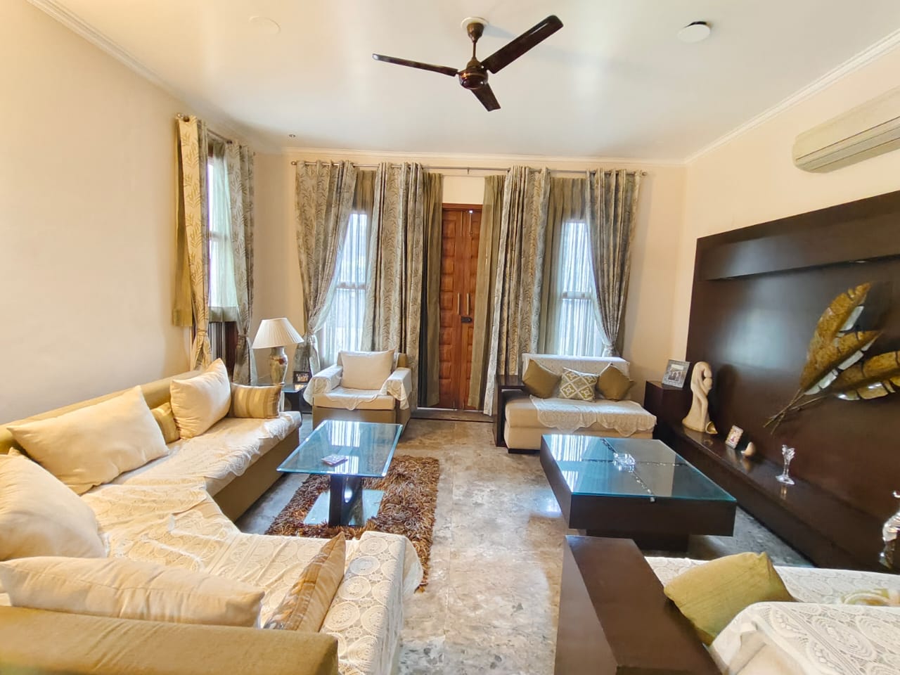 2 BHK + Pooja Room Builder Floor For Rent in Ansal Plaza Sector-23