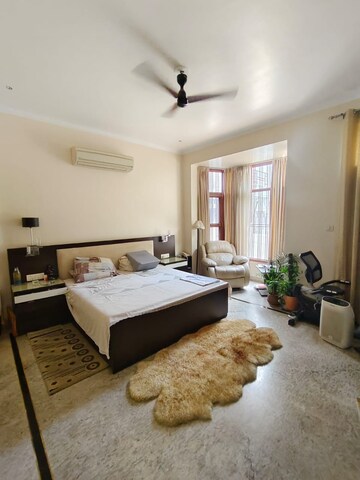 Living Room in 2 BHK Builder Floor at Ansal Plaza Sector-23, Sector 23 – for Rent