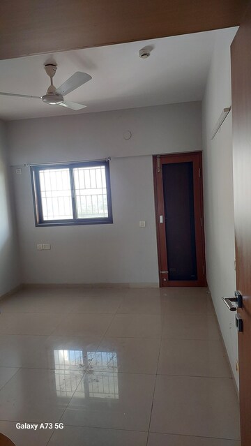 Furnished Amenities in 3 BHK Apartment at GR Grand Residency, Jp Nagar – for Rent