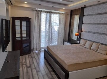 Bedroom in 3 BHK Apartment at DLF Park Place, Sector 54 – for Rent