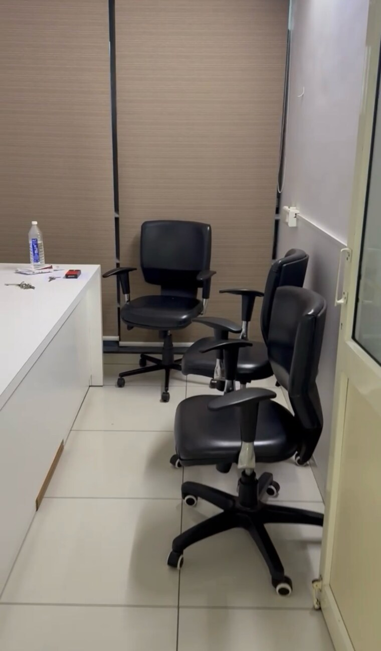 Team Area, science city Commercial Office Space in IT/SEZ 600 Sq.Ft. In Science City Ahmedabad 9160784