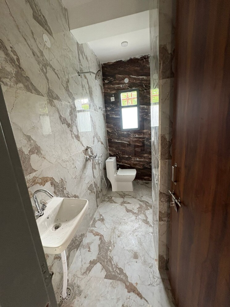 Bathroom, ansal-plaza-sector-23 2 Bedroom 1300 Sq.Ft. Builder Floor In Sector 23 Gurgaon 9160814