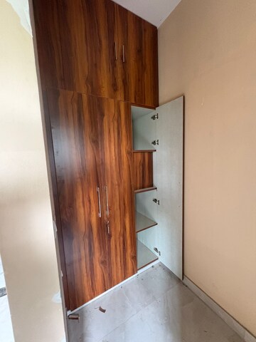 Furnished Amenities in 2 BHK Builder Floor at Ansal Plaza Sector-23, Sector 23 – for Rent