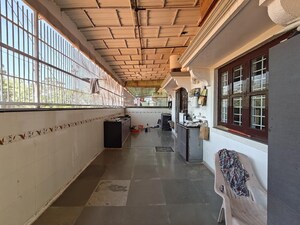 Parking in 5 BHK Villa at Science City – for Sale