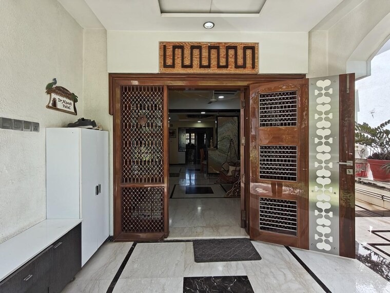 Living Room, science city 5 Bedroom 500 Sq.Yd. Villa In Science City Ahmedabad 9160846