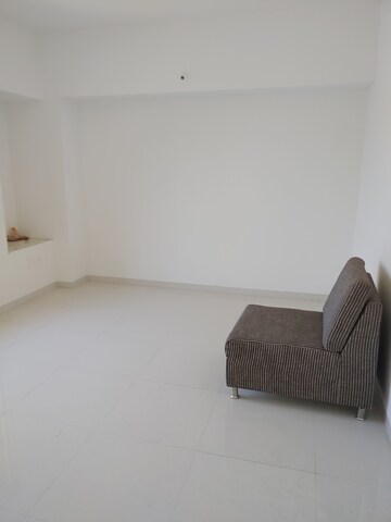 Room in 3 BHK Apartment at Axis Paradigm Whistling Meadows, Paud Road – for Rent