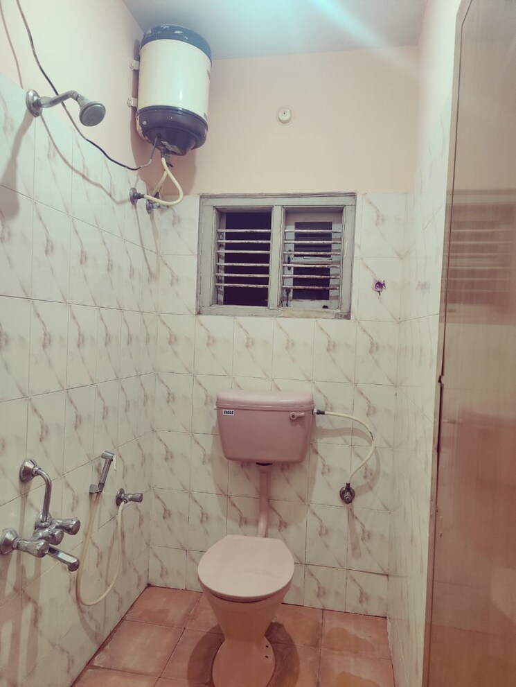 Bathroom, cv raman nagar 1 Bedroom 550 Sq.Ft. Builder Floor In Cv Raman Nagar Bangalore 9160826