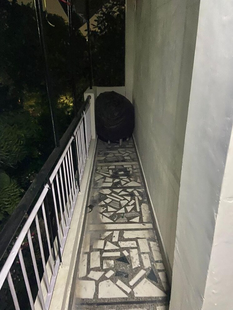 Balcony, kalkaji 2 Bedroom 100 Sq.Yd. Builder Floor In Kalkaji Delhi 9160881