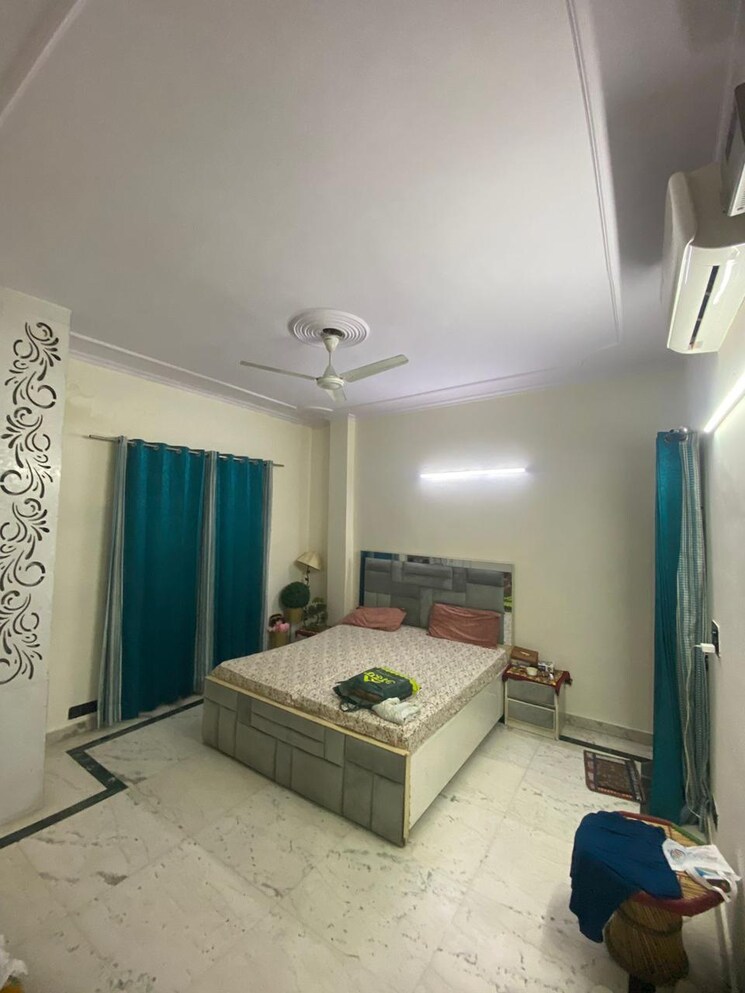 Bedroom, kalkaji 2 Bedroom 100 Sq.Yd. Builder Floor In Kalkaji Delhi 9160881