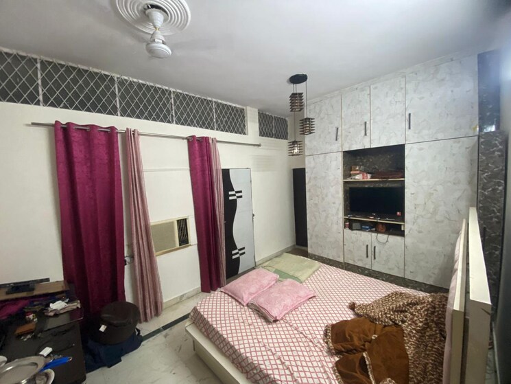 Bedroom, kalkaji 2 Bedroom 100 Sq.Yd. Builder Floor In Kalkaji Delhi 9160881