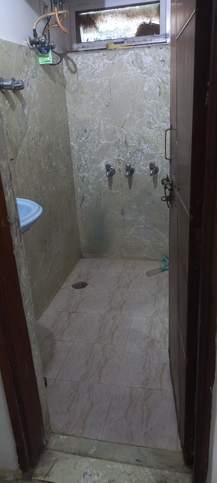 Attached Bathroom, ip extension 1.5 Bedroom 850 Sq.Ft. Apartment In Ip Extension Delhi 9160863