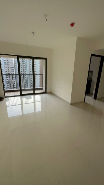 Room in 2 BHK Apartment at Lodha Splendora, Ghodbunder Road – for Rent