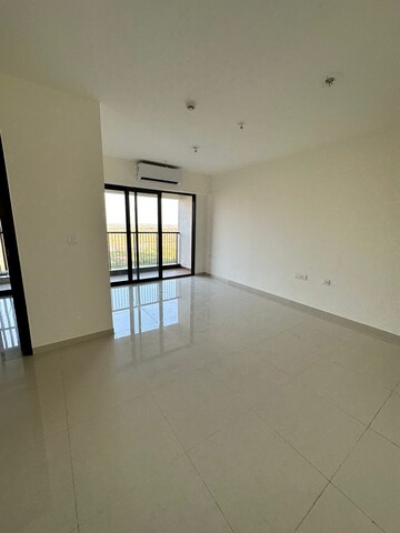 Room in 2 BHK Apartment at Lodha Splendora, Ghodbunder Road – for Rent