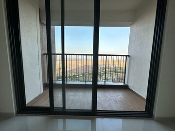 Room in 2 BHK Apartment at Lodha Splendora, Ghodbunder Road – for Rent