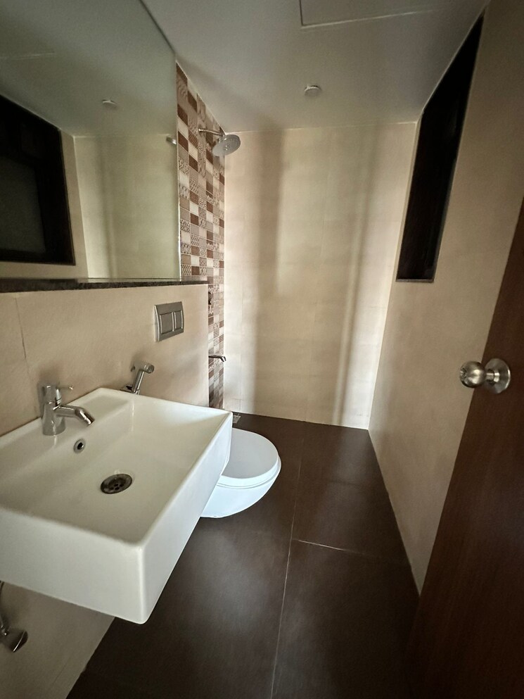 Bathroom, lodha-splendora 2 Bedroom 800 Sq.Ft. Apartment In Ghodbunder Road Thane 9160855