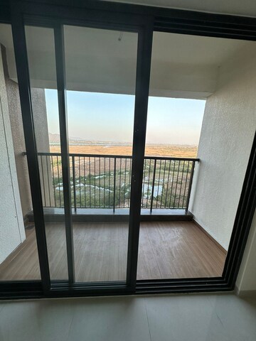 Room in 2 BHK Apartment at Lodha Splendora, Ghodbunder Road – for Rent