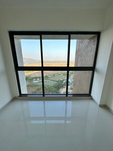 Room in 2 BHK Apartment at Lodha Splendora, Ghodbunder Road – for Rent