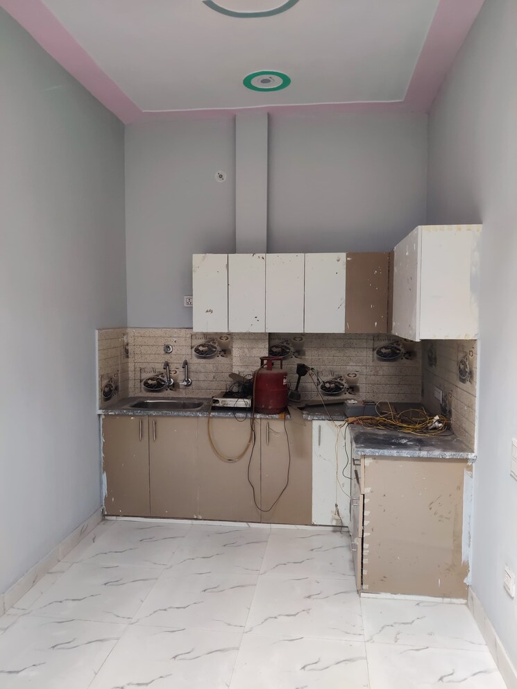 Kitchen, adarsh-vihar-society 2 Bedroom 48 Sq.Yd. Independent House In Chi Iv Greater Noida Greater Noida 9160956