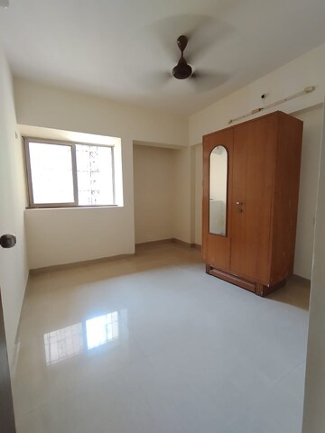 Room in 3 BHK Apartment at Runwal Garden City, Balkum Pada – for Sale