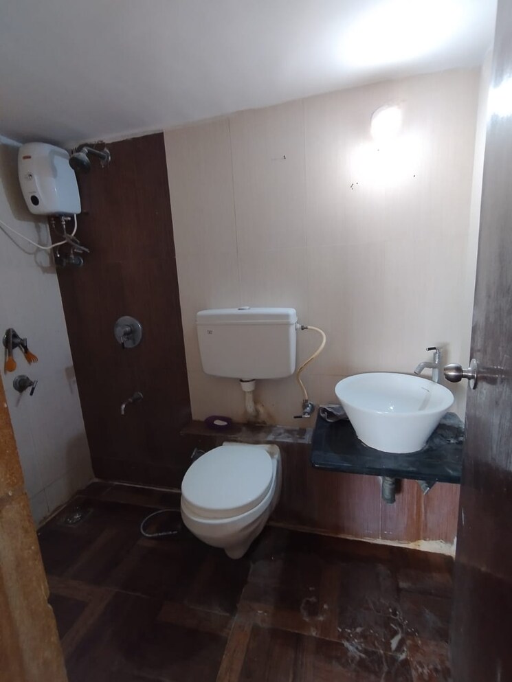 Bathroom, runwal-garden-city 3 Bedroom 1250 Sq.Ft. Apartment In Balkum Pada Thane 9160986