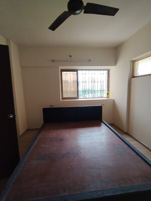 Room in 3 BHK Apartment at Runwal Garden City, Balkum Pada – for Sale