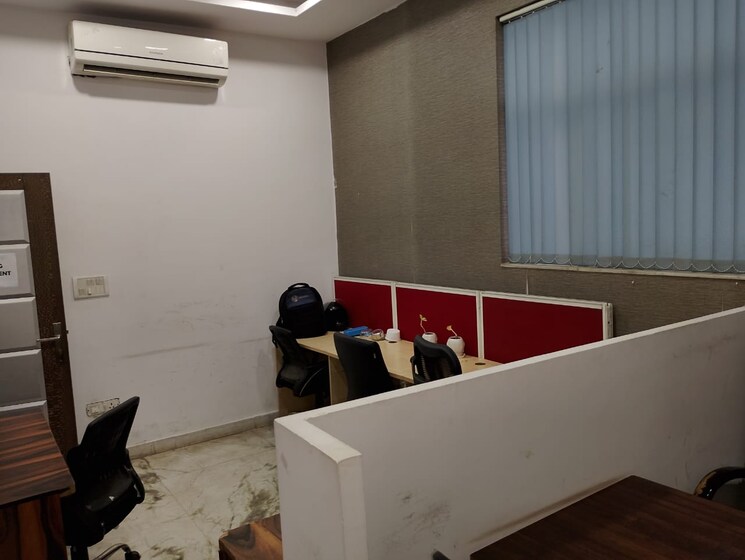 Team Area, ithums-62 Commercial Office Space in IT/SEZ 750 Sq.Ft. In Sector 62 Noida 9161004