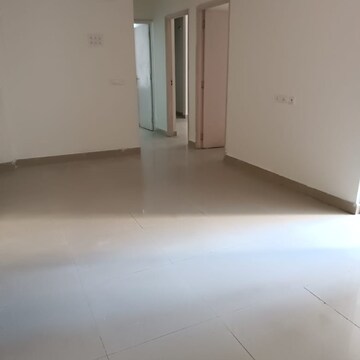 Room in 2.5 BHK Apartment at Nirala Aspire Plaza, Panchsheel Green – for Sale