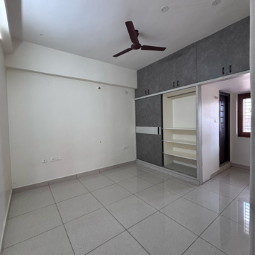 Room in 3 BHK Apartment at Padma Nilayam Kondapur, Sriram Nagar – for Rent