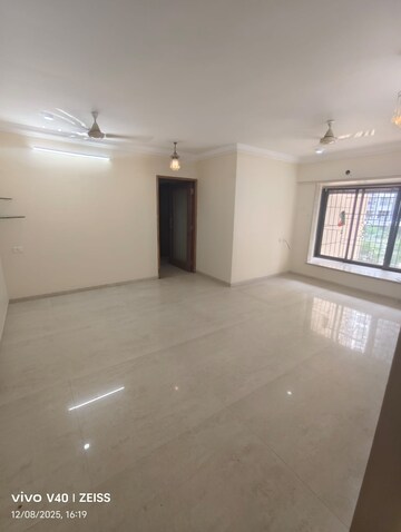 Room in 2 BHK Apartment at K Raheja Vihar, Powai – for Sale