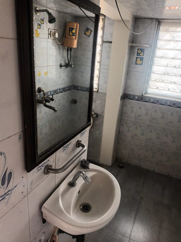 Bathroom, asmita-jyoti-chs 1 Bedroom 540 Sq.Ft. Apartment In Malad West Mumbai 9161102