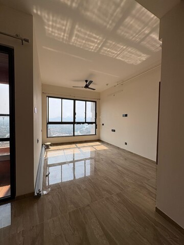Room in 3.5 BHK Apartment at VTP Aethereus, Mahalunge – for Rent