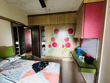 Furnished Amenities in 2 BHK Apartment at Ekta Meadows, Khatau Estate – for Rent