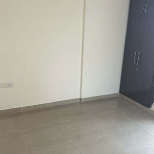 Room in 2.5 BHK Apartment at Panchsheel Greens II, Panchsheel Green – for Sale