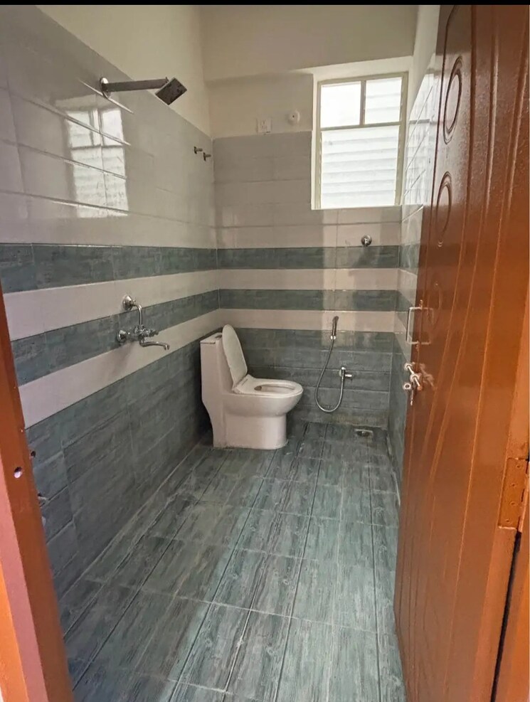 Bathroom, prestige-beverly-hills 4 Bedroom 2708 Sq.Ft. Apartment In Kokapet Hyderabad 9161145