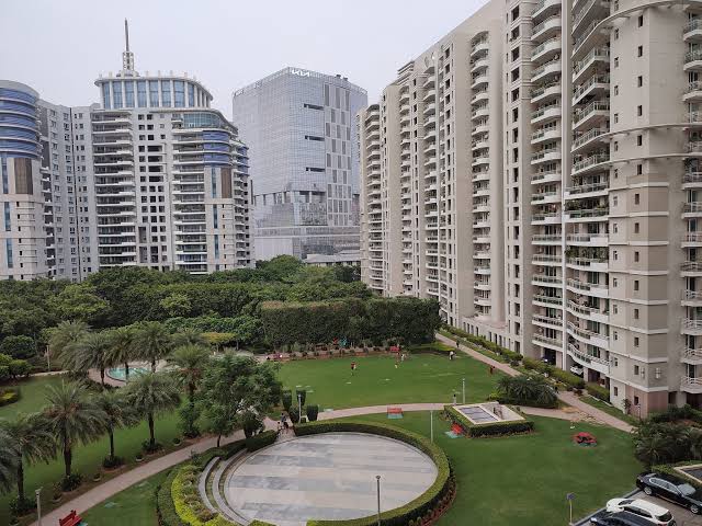 4 BHK + Servant Room 2610 Sq.Ft. Apartment in DLF The Icon