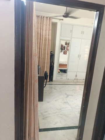Building Lobby in 3 BHK Independent House at RWA Apartments Sector 52, Sector 52 – for Rent
