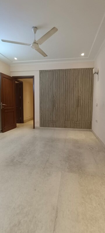 Room in 3 BHK Builder Floor at Greater Kailash I – for Rent