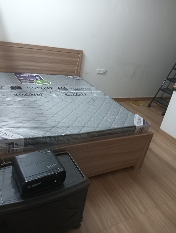 Bedroom, pioneer-park-araya 1 RK 250 Sq.Ft. Apartment In Sector 62 Gurgaon 9161152