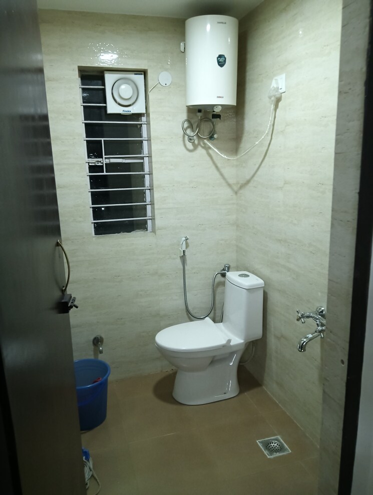Bathroom, pioneer-park-araya 1 RK 250 Sq.Ft. Apartment In Sector 62 Gurgaon 9161152