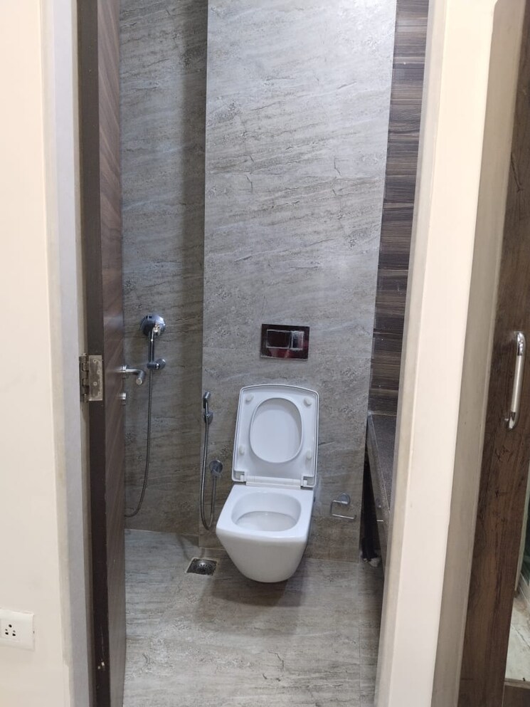 Bathroom, nahar-amrit-shakti-yvonne 2 Bedroom 1465 Sq.Ft. Apartment In Chandivali Mumbai 9161151