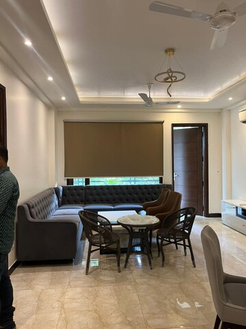 Living Room in 3 BHK Builder Floor at Auram Floor, South City 2 – for Rent