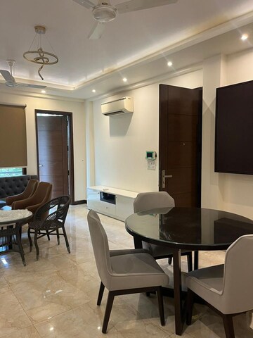 Team Area in 3 BHK Builder Floor at Auram Floor, South City 2 – for Rent