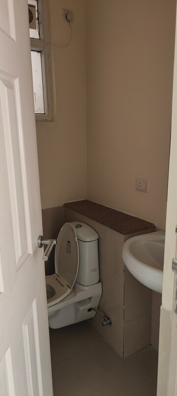 Bathroom in 3 BHK Apartment at Emaar MGF Emerald Hills, Sector 65 – for Rent