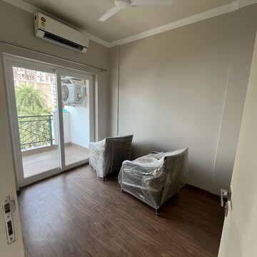 Room in 2.5 BHK Builder Floor at Central Park 3 Flower Valley, Sohna Sector 33 – for Sale