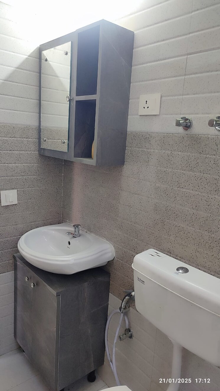 Bathroom, signature-orchard-avenue-2 2 Bedroom 666 Sq.Ft. Apartment In Sector 93 Gurgaon 9161185