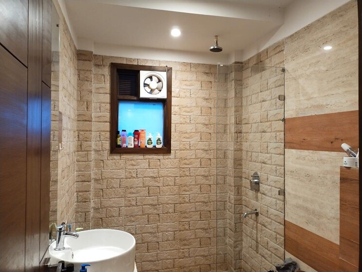 Bathroom, greater kailash i 4 Bedroom 300 Sq.Yd. Builder Floor In Greater Kailash I Delhi 9161200